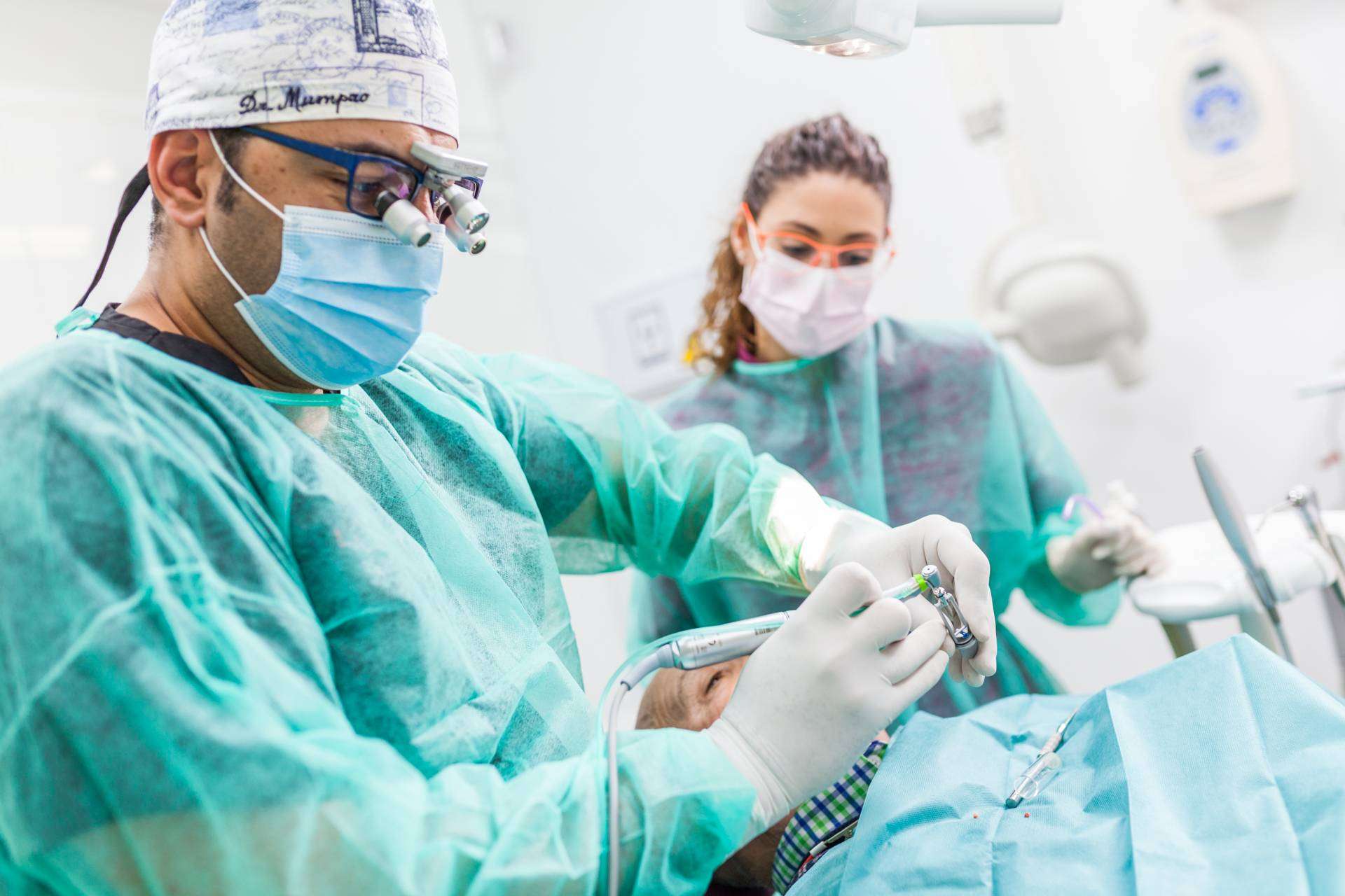 Odontología estética en Sevilla, con Dental Implantologie