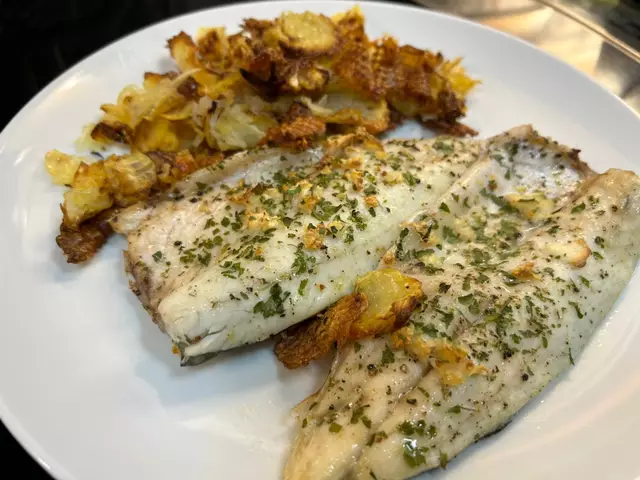 Aprende a hacer una deliciosa lubina con patatas y cebolla en Airfryer
