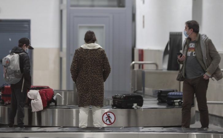 Entregarla en la puerta de embarque suele ser efectivo