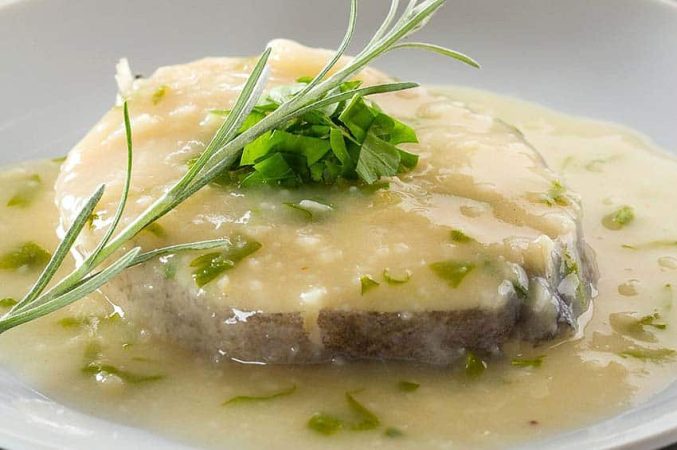 receta de merluza en salsa verde Merca2.es