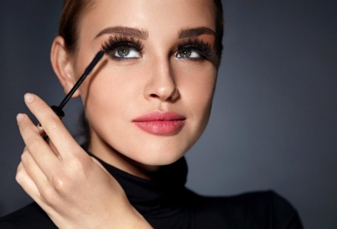 El rizador de pestañas es esencial