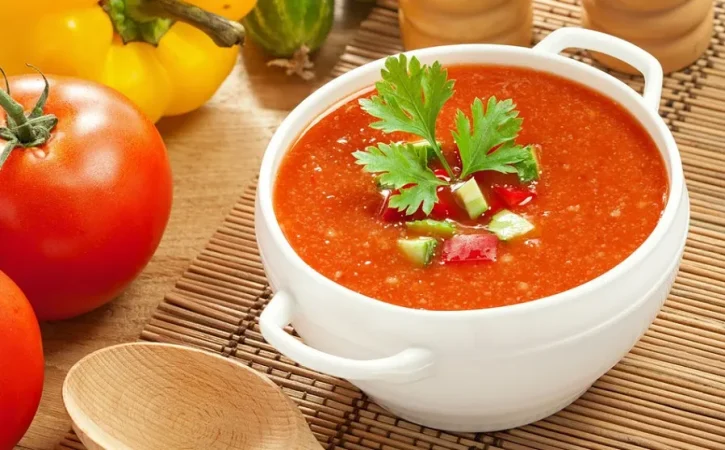 La sopa de tomate, una preparación sencilla y versátil