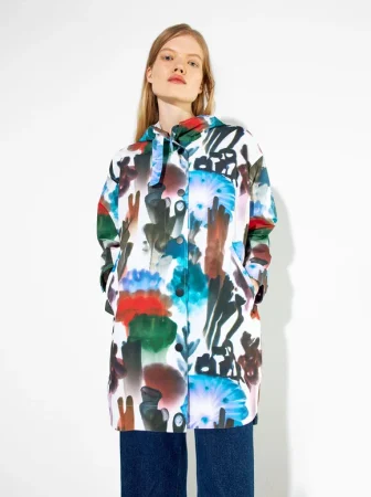 Parfois tiene tres modelos de chubasquero para la lluvia que bien podrían ser de Desigual 1 Merca2.es 212096 BM 1y Merca2.es