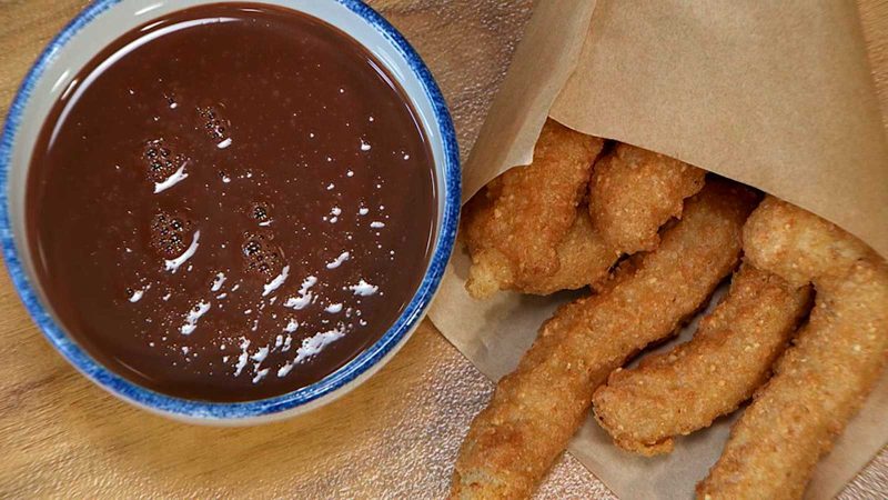 Receta de chocolate con churros caseros ¡para chuparse los dedos! 1 Merca2.es 4890055 Merca2.es