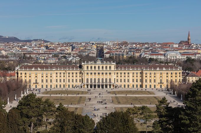 800px Palacio de Schonbrunn Viena Austria 2020 02 02 DD 28 Merca2.es