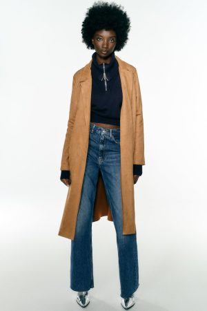 10 abrigos calentitos y elegantes de Zara para esta temporada 8 Merca2.es ABRIGO DE EFECTO ANTE