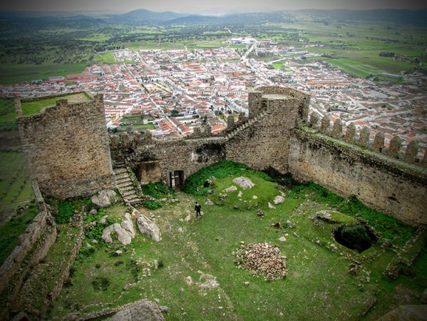 Castillo de Burguillos del Cerro 9 Merca2.es