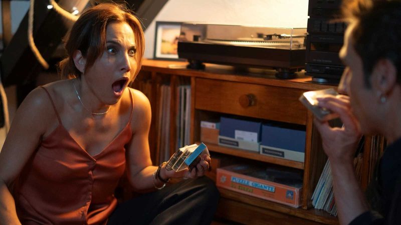 Clara y Julio en la cabaña