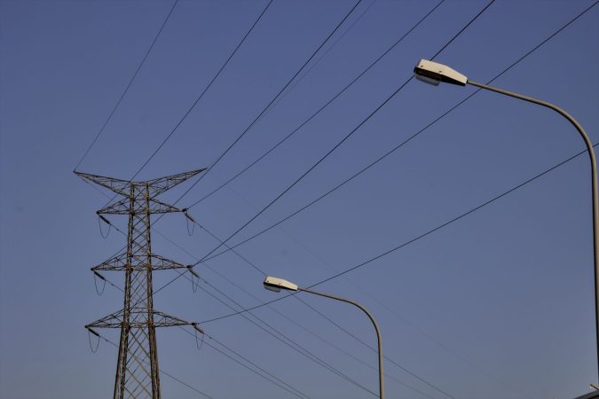 El aviso de la AEMET en su nuevo comunicado: ¡giro radical del tiempo! 10 Merca2.es Vista de una torre de alta tensión, a 23 de agosto de 2023, en Madrid (España)