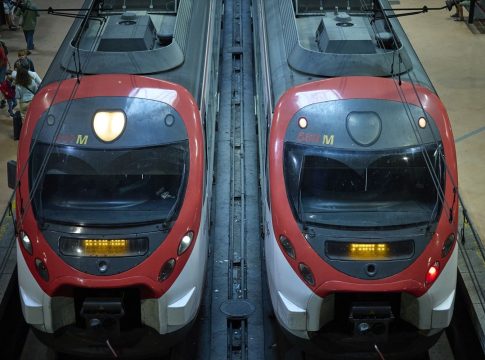 Varios trenes en la estación de Atocha-Almudena Grandes, a 1 de septiembre de 2023, en Madrid (España).