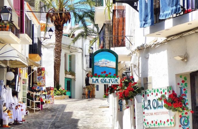 Ibiza enfría su mercado inmobiliario mientras el Govern pone en duda los precios publicados en los portales 8 Merca2 Mercado residencial inmobiliario Ibiza