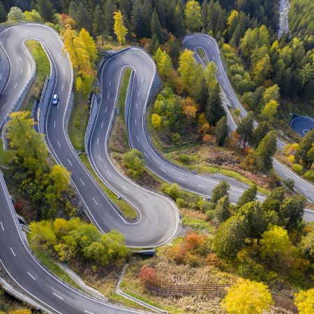 Mucho cuidado si vas a conducir estos días: la DGT alerta de este peligroso efecto 91 Merca2.es Las carreteras del mundo por las que da auténtico pánico pasar