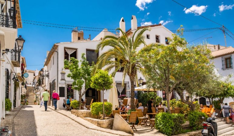 ¿Cuáles son los pueblos cercanos a Valencia?