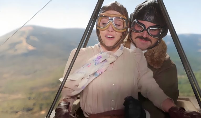 Manuel y Jana en el aeroplano