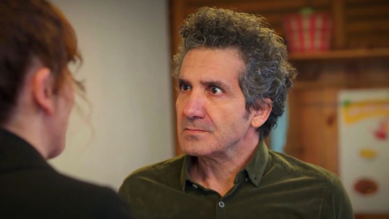 Orhan le pide el divorcio a Gonul