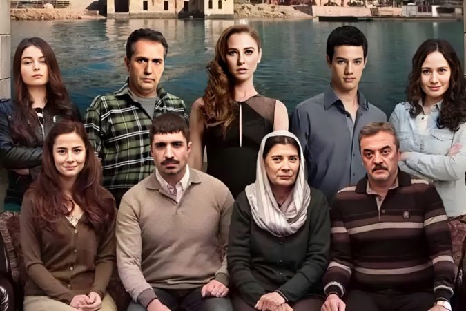 Llega ‘Karagül’, la nueva serie turca con protagonistas de ‘Pecado original’ y ‘Tierra amarga’ 48 Merca2.es Reparto de Karagul