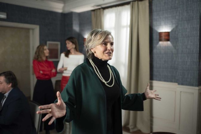 '4 estrellas': ¿Se sincerará Roberto con Rita o seguirá con su mentira? 29 Merca2.es Rita en 4 estrellas