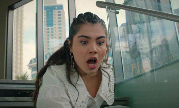 Atropello brutal que deja a todos en estado de shock en 'Hermanos' 100 Merca2.es Susen empuja a Leyla