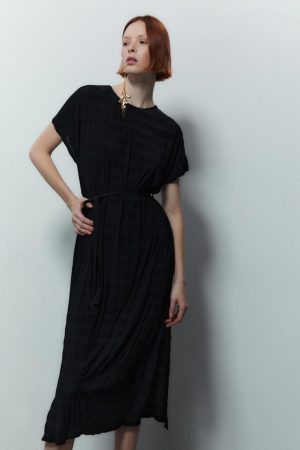 VESTIDO DE MANGA CORTA