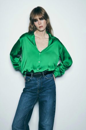Te presentamos la colección de blusas de Zara ideales para conjuntar con tus vaqueros o cualquier otra prenda 1 Merca2.es camisa zara 5 364969fa 231018140249 1000x1500 Merca2.es