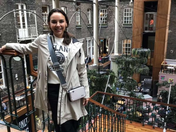 chenoa con su parka de zara