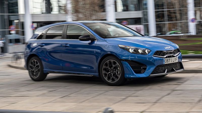 Si estás pensando comprarte un coche, te presentamos los que menos combustible consumen 68 Merca2.es Kia Ceed (Diésel)