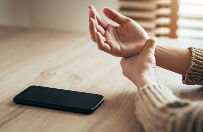 dolor mano Merca2.es