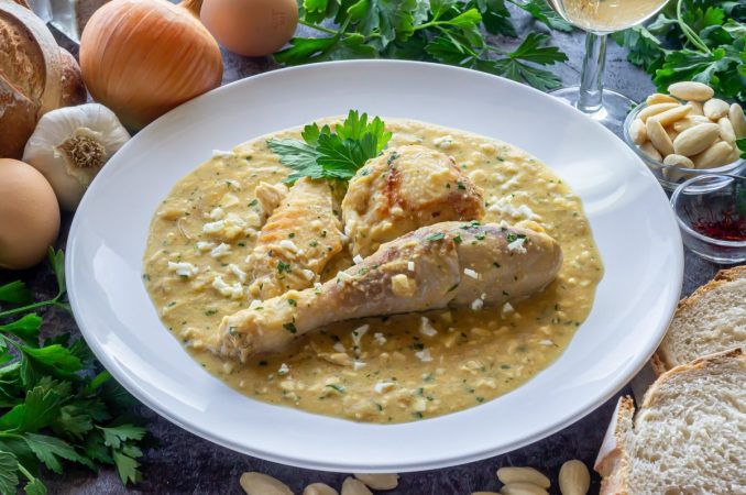 gallina en pepitoria Merca2.es