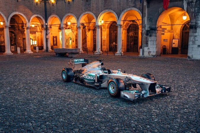 Mercedes: las ventas mundiales interanuales bajaron y ponen en peligro el cumplimiento de CAFE 2 Merca2.es mercedes-hamilton-fórmula 1