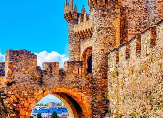 screenshot www.hola .com 2023.10.06 14 06 46 Merca2.es