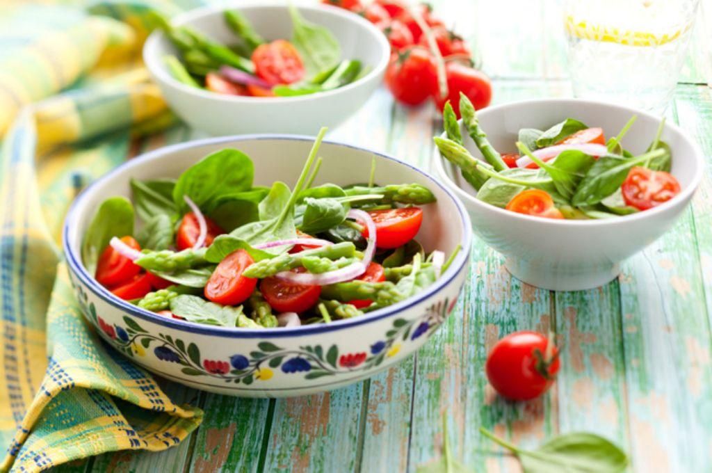 Despídete de las canas con estos alimentos, naturales y sanos 5 Merca2.es EL IMPACTO DE UNA DIETA EQUILIBRADA