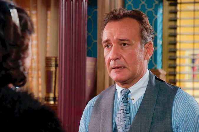 'La Moderna': La infidelidad de Carla queda descubierta y tendrá sus consecuencias 42 Merca2.es Don Jaime en 'La Moderna'