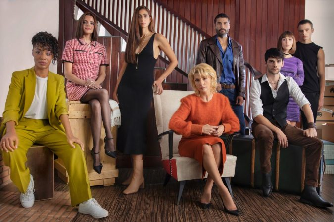 Najwa Nimri vuelve con fuerza con la segunda temporada de esta serie de Netflix 52 Merca2.es El equipo de Sagrada familia