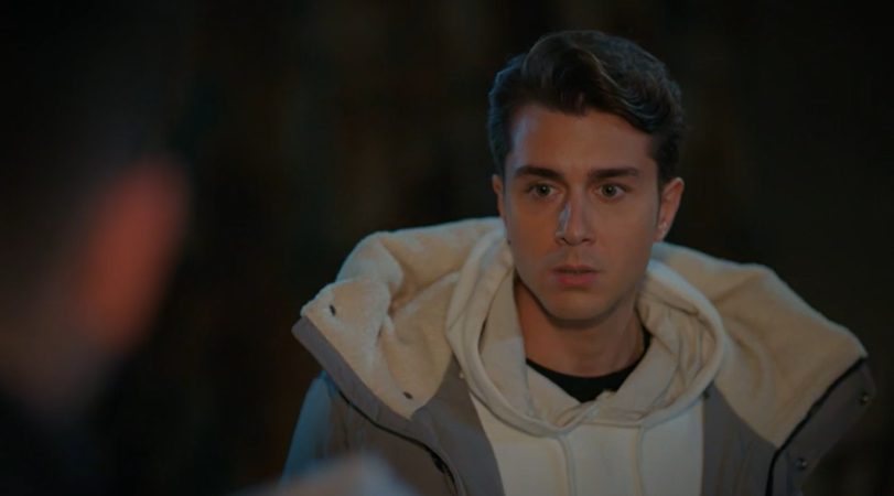 Todo el mundo sufriendo en 'Hermanos' por el ingreso en urgencias de Sarp ¿sobrevivirá? 41 Merca2.es Hermanos Doruk Merca2.es