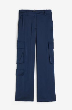 Explora la elegancia contemporánea con los Pantalones Satinados Zara