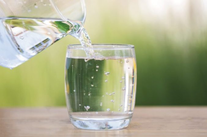 ¿Por qué se relacionan el agua y el roncar?
