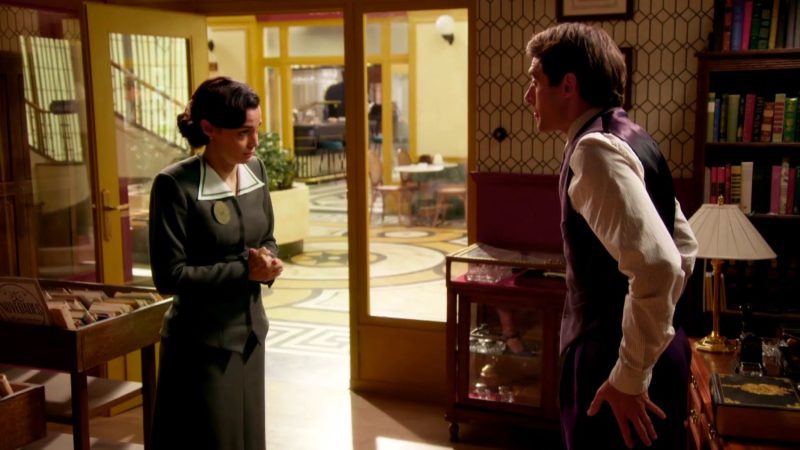 Teresa y Miguel en la librería