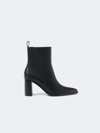 Aquí te presentamos los botines de Lefties que combinan con cualquier look de maravilla 2 Merca2.es botines lefties 11ef53eb 231101113052 713x950 Merca2.es