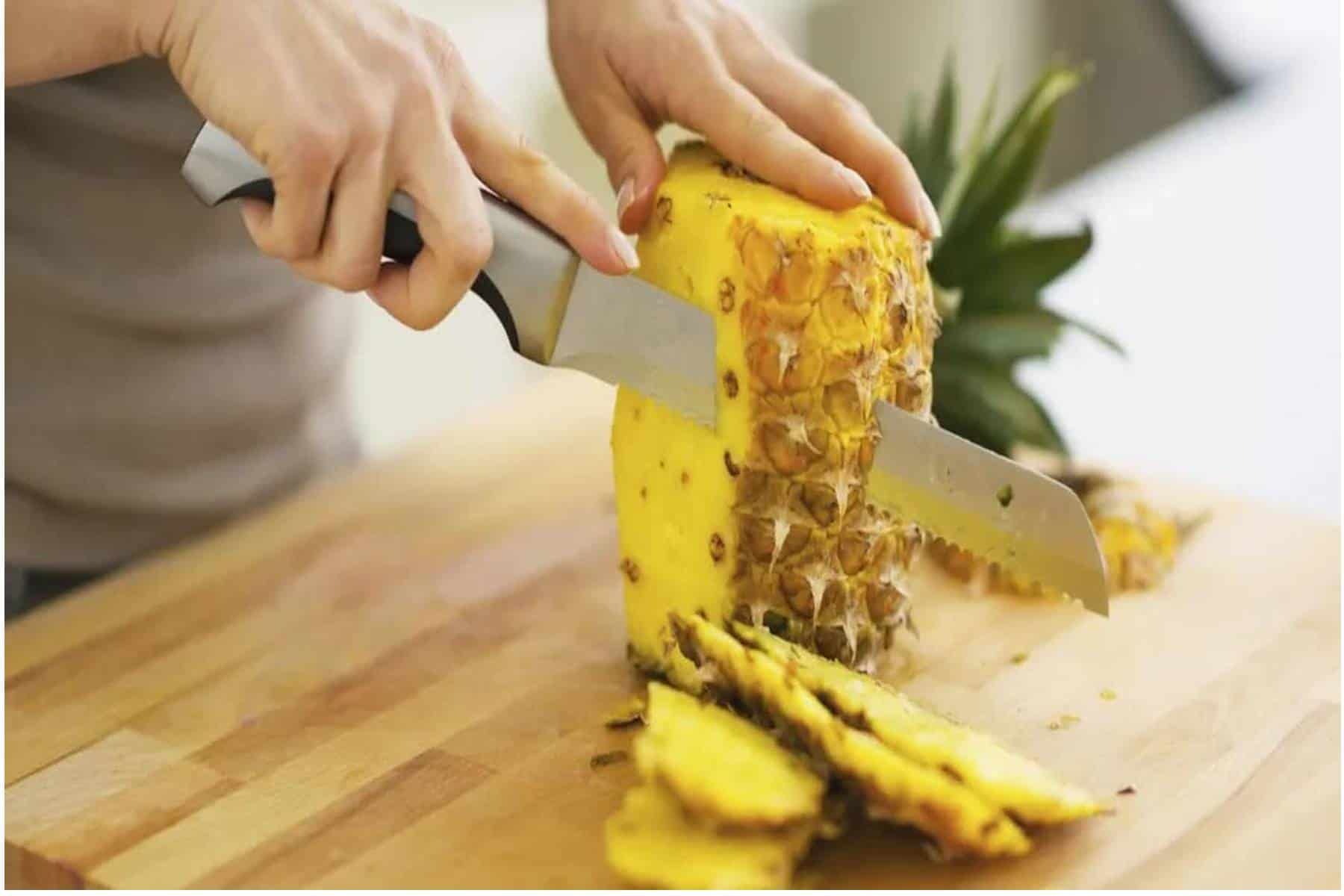 Con estos alimentos aliviarás el dolor menstrual que sufren muchas mujeres 4 Merca2.es Piña y pescado