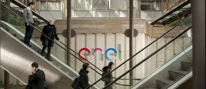 La matriz de Endesa vende a Generali el 49% de su negocio italiano de baterías por más de mil 'kilos' 1 Merca2.es Logo de Enel