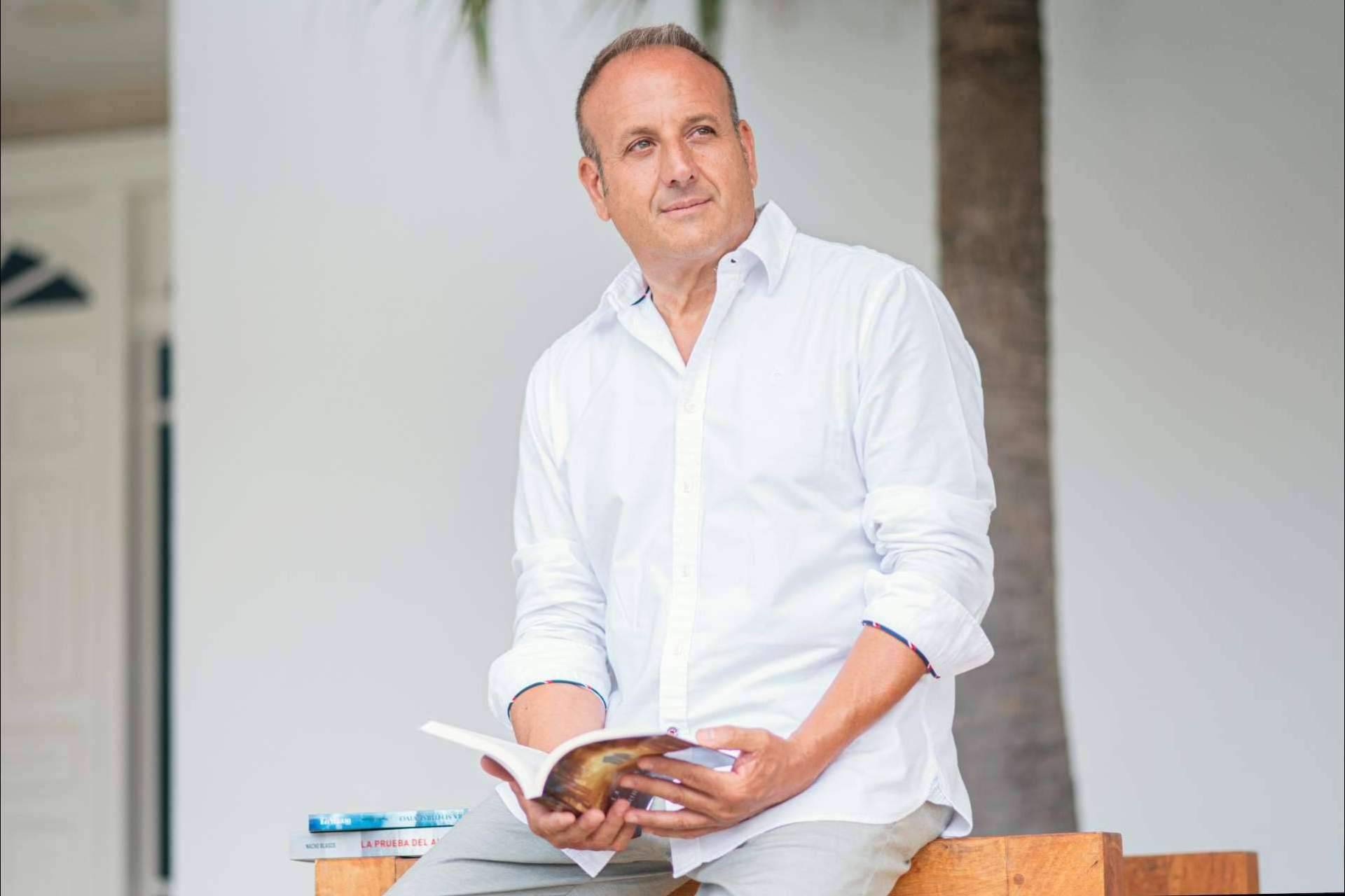 ‘Morir para sentirse vivo’, el libro donde Nacho Blasco habla de la vida después de la muerte