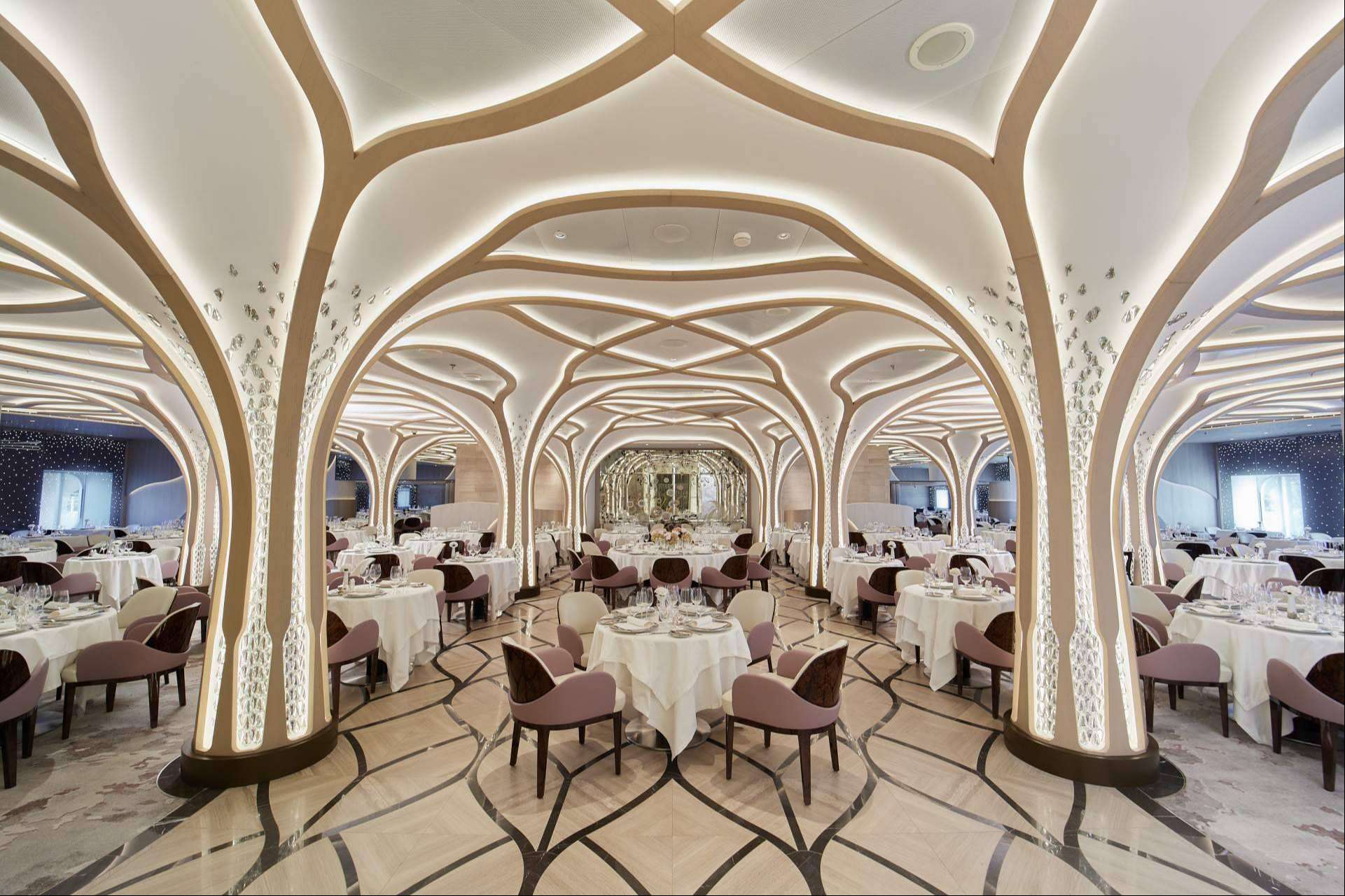 Regent presenta el sexto barco de la flota más lujosa del mundo, el Seven Seas Grandeur