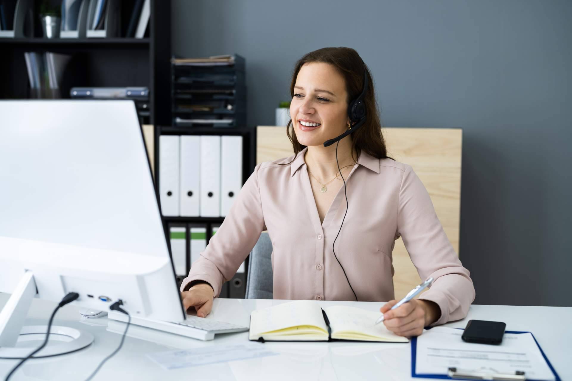 ¿Cómo funciona el servicio de secretaría virtual que ofrece SVAE a las empresas para optimizar la gestión de llamadas?