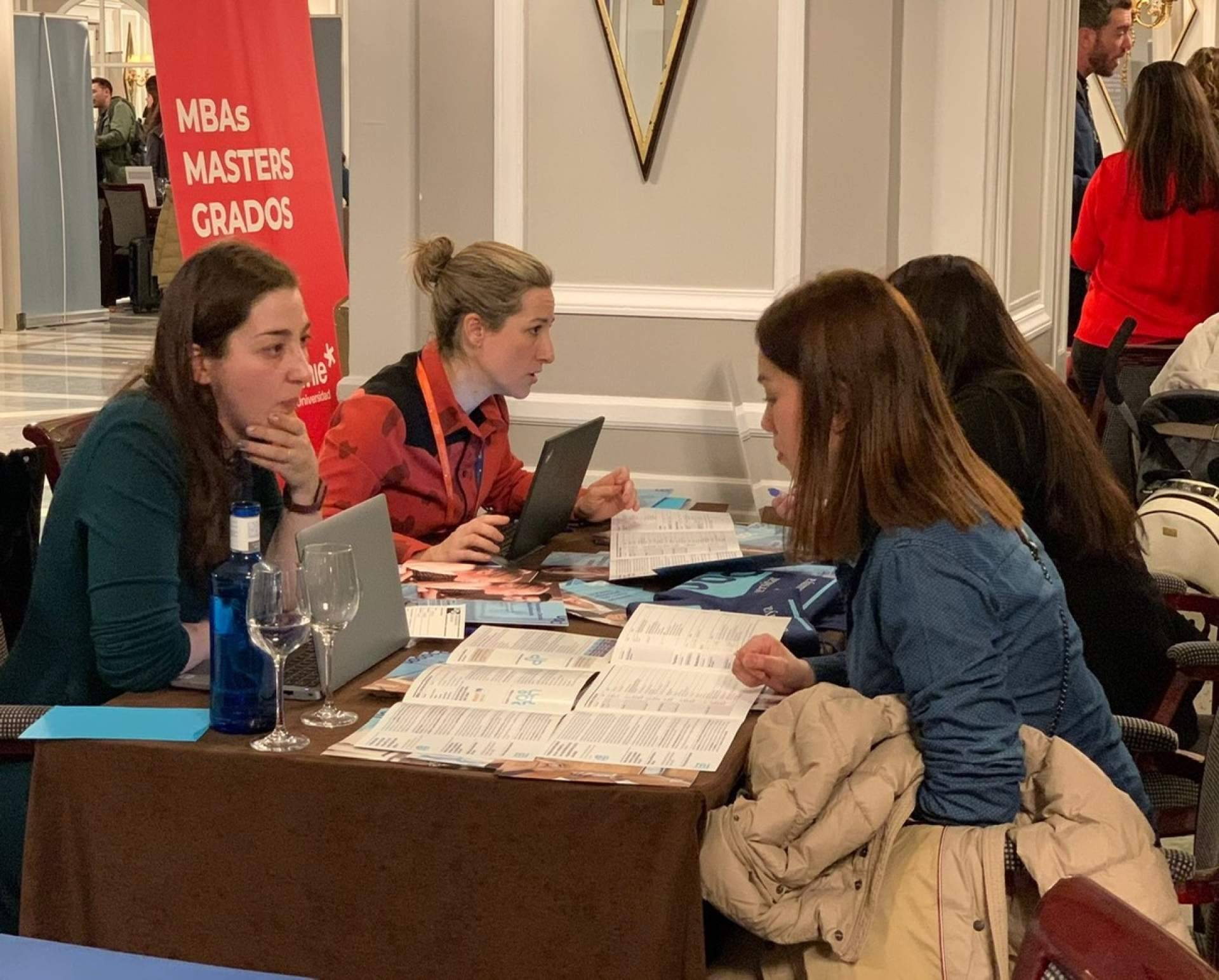 La Feria Internacional de Estudios de Postgrado FIEP se celebra este lunes en Madrid