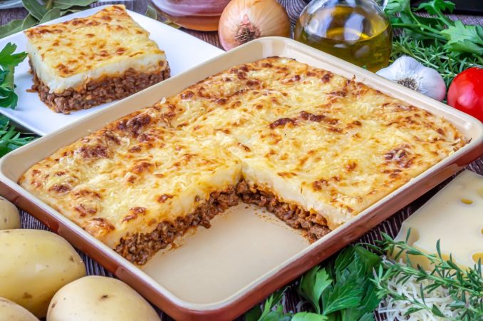 Sencilla y sabrosa receta de Pastel de carne al horno: intensidad de sabores 2 Merca2.es pastel de carne picada y patata con queso Merca2.es