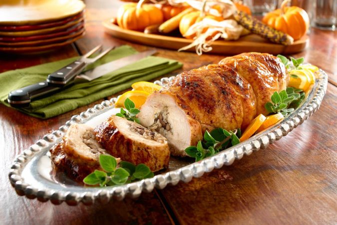 La receta de Jordi Cruz para hacer un tradicional pavo relleno para chuparse los dedos 3 Merca2.es turkey breast stuffed with rice and beans Merca2.es