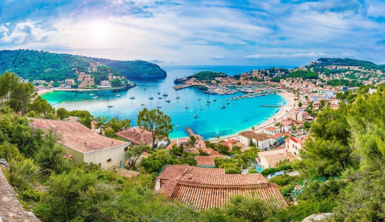10 pueblos de Espana para disfrutar de la playa en otono Merca2