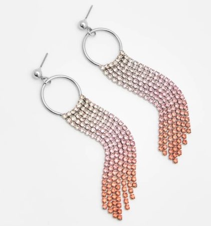 Pull&Bear tiene los pendientes largos ideales para completar tu look de Nochevieja y a un precio sin competencia 10 Merca2.es pendientes largos pull&bear