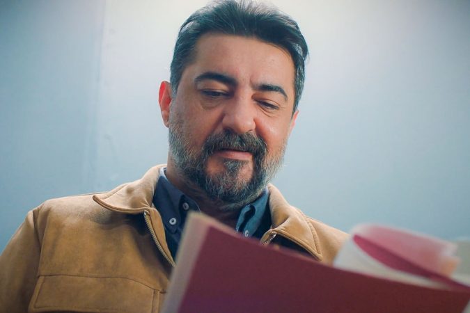 Akif recibe un regalo inesperado