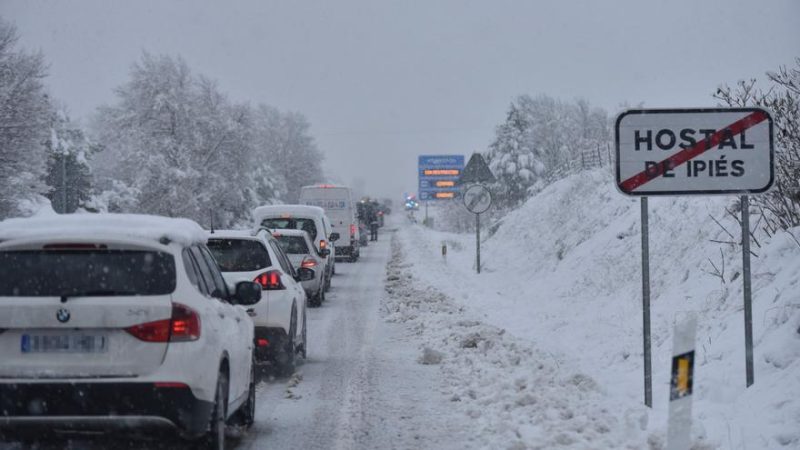Alucina con las multas más habituales que pone la Guardia Civil en invierno 57 Merca2 Más allá del asfalto: las otras infracciones invernales